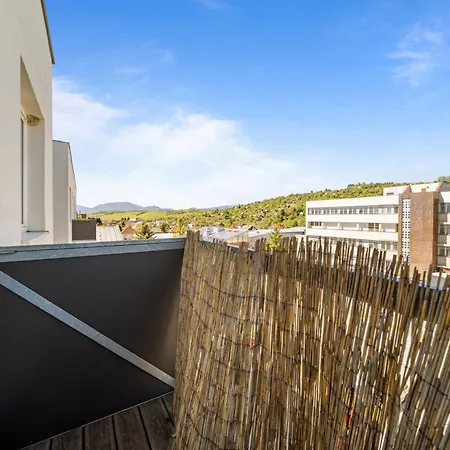 2 With Balcony - Nalepkova Lägenhet *